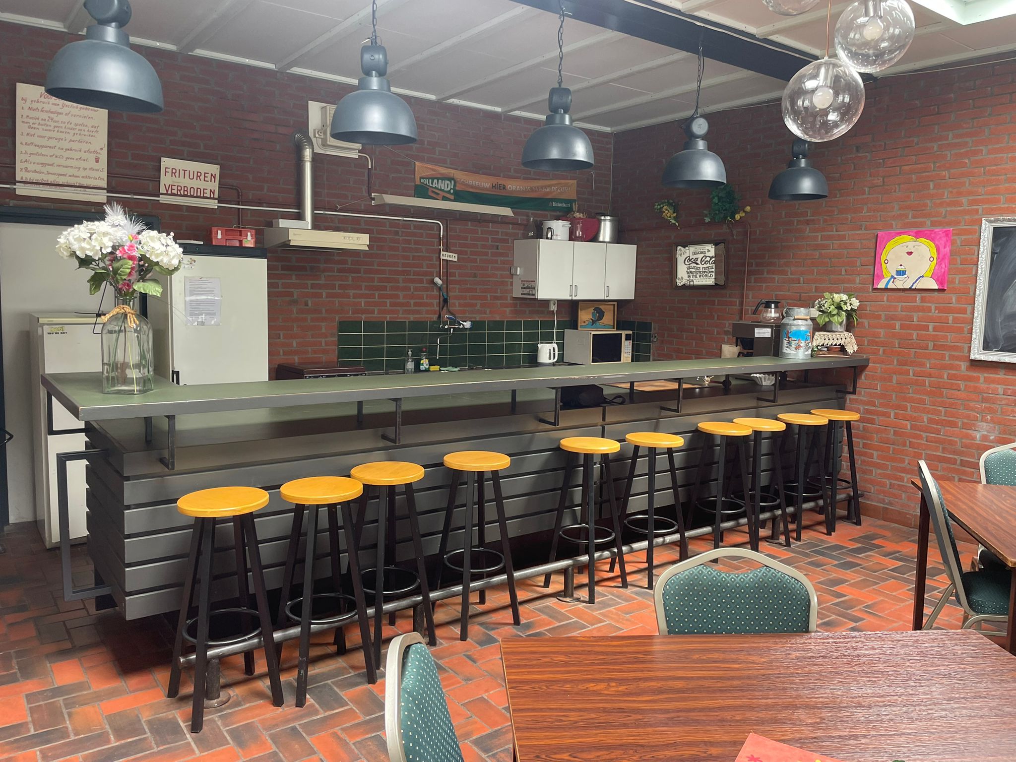 bar